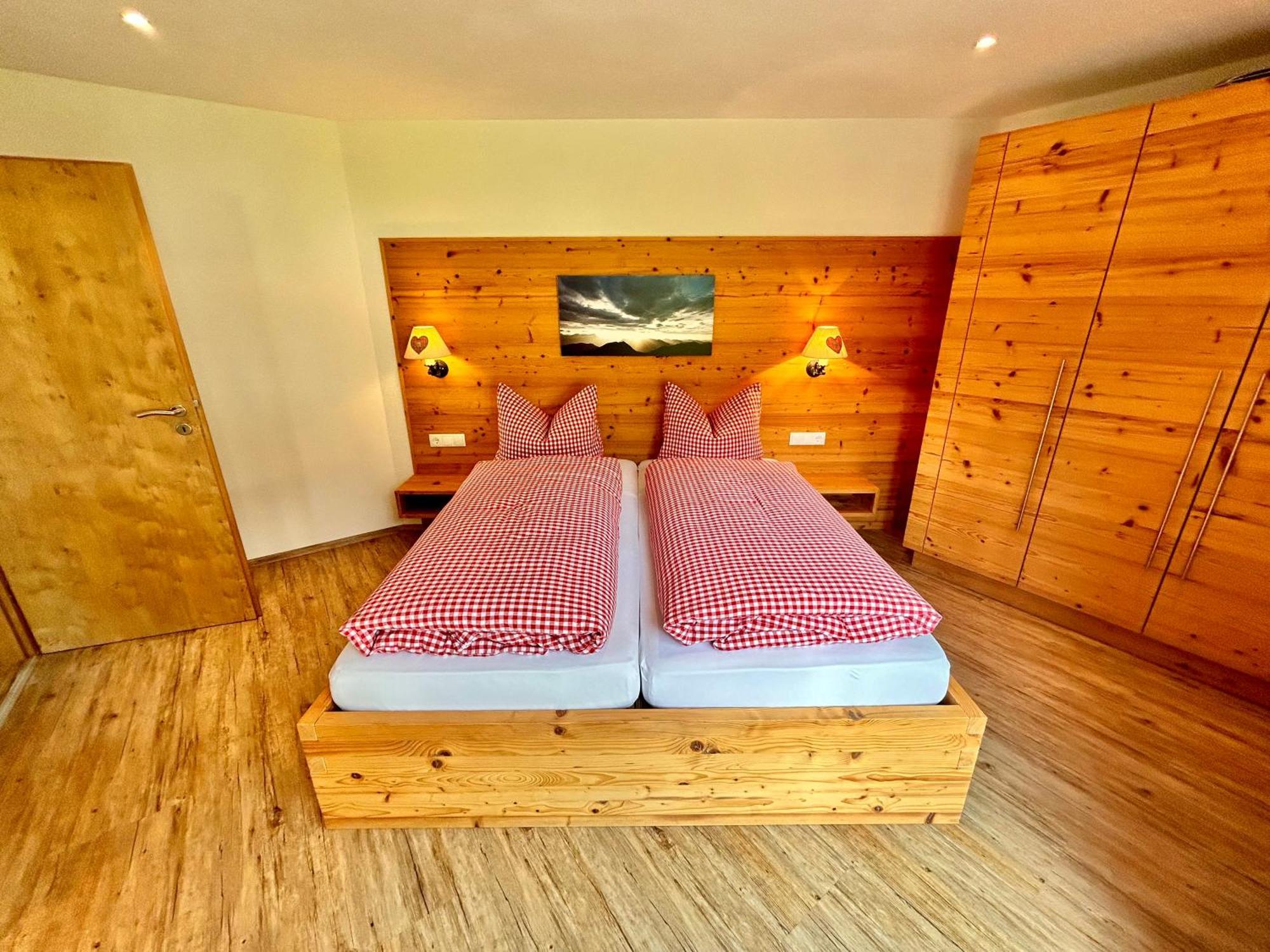 Hotel Gaestehaus Alpina Krün Pokoj fotografie